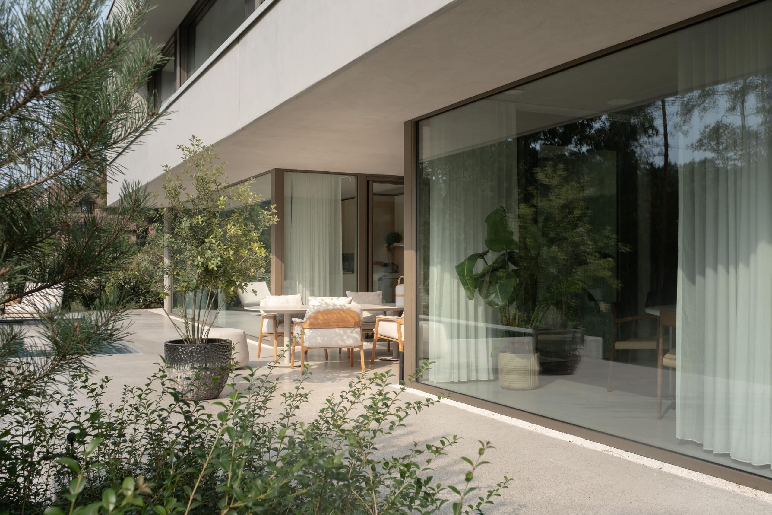 3_HR-HouseBL-5674