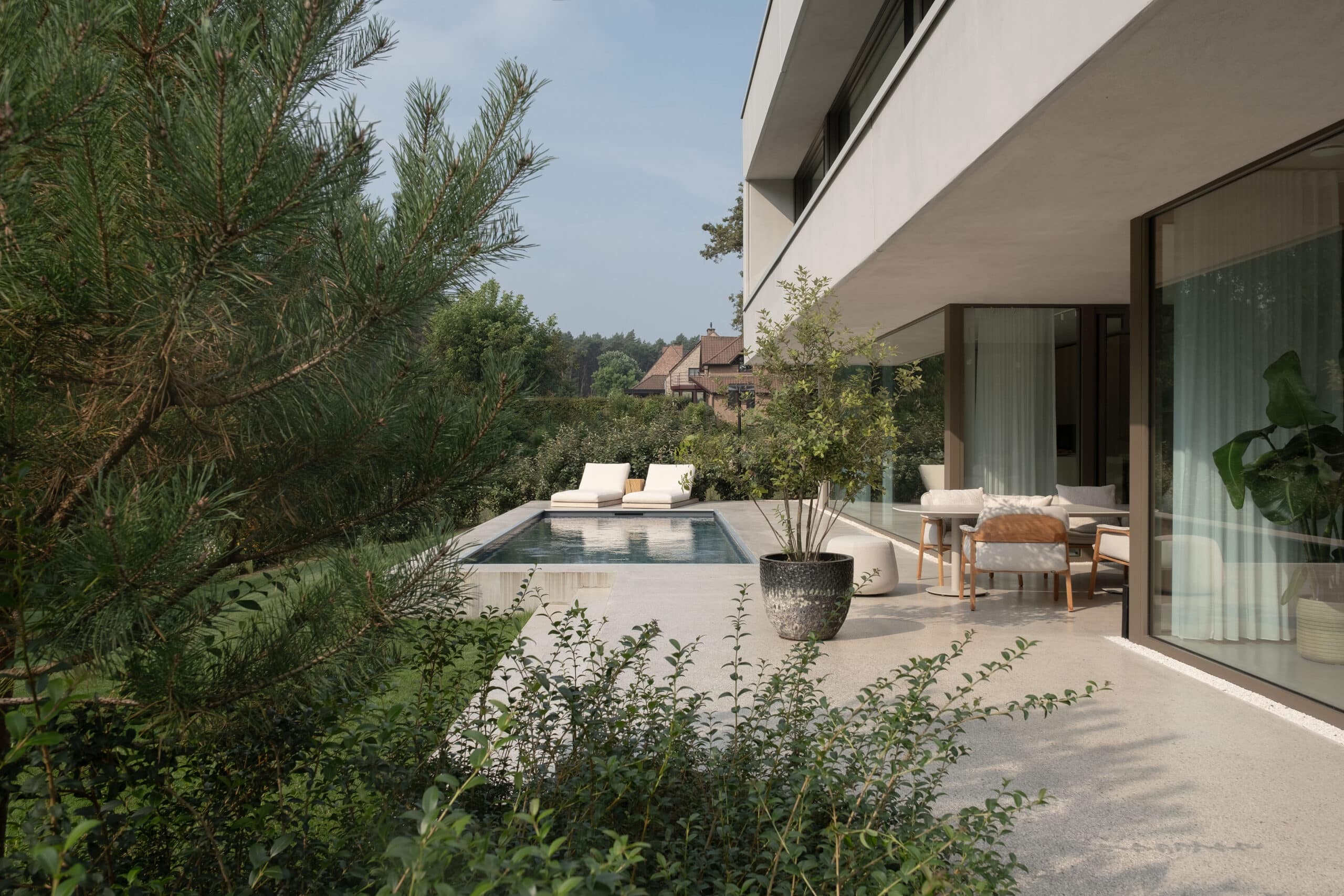 8c_HR-HouseBL-5685